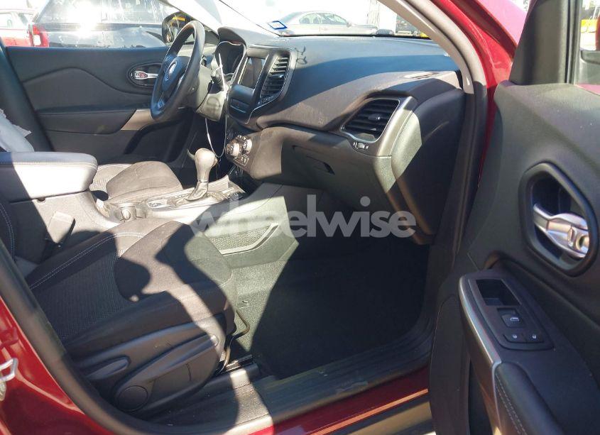 Photo 5 of 2020 Jeep Cherokee LATITUDE FWD (VIN 1C4PJLCB4LD648903)