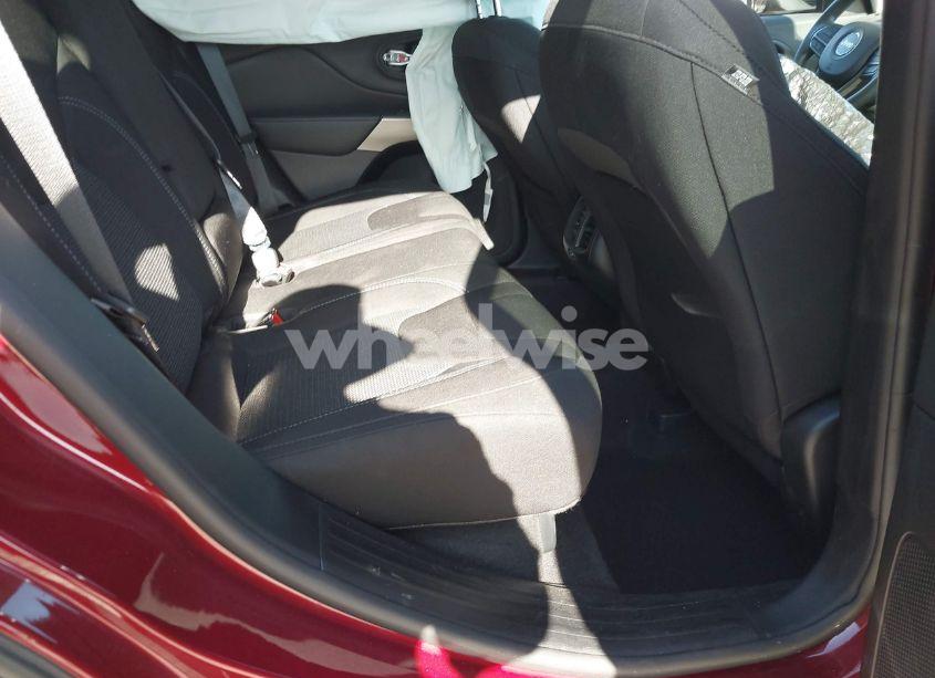 Photo 8 of 2020 Jeep Cherokee LATITUDE FWD (VIN 1C4PJLCB4LD648903)