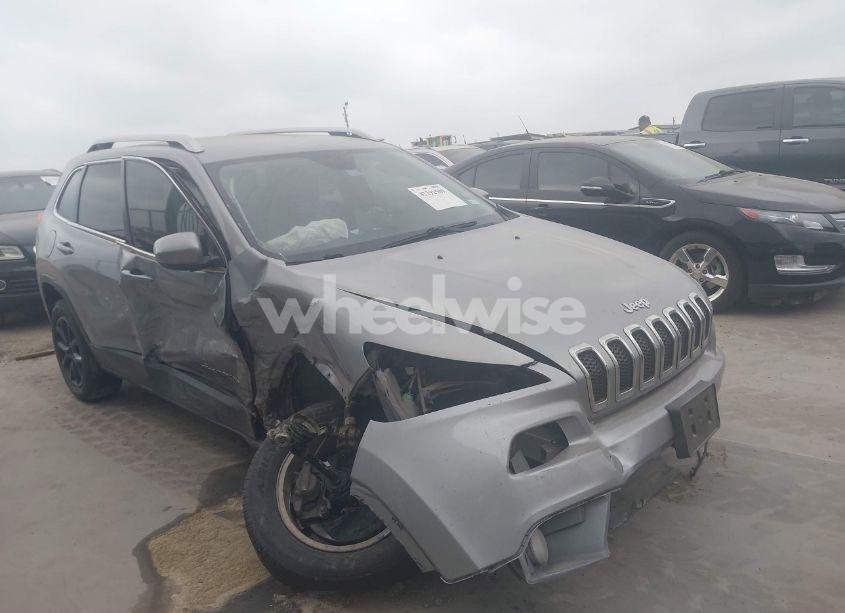 2015 Jeep Cherokee LATITUDE (VIN 1C4PJLCB5FW596576) main photo