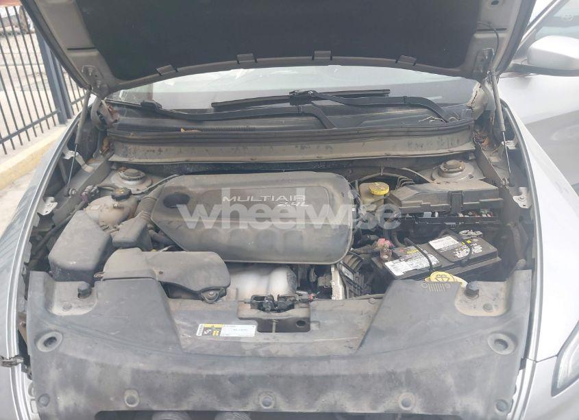 Photo 10 of 2015 Jeep Cherokee LATITUDE (VIN 1C4PJLCB5FW596576)