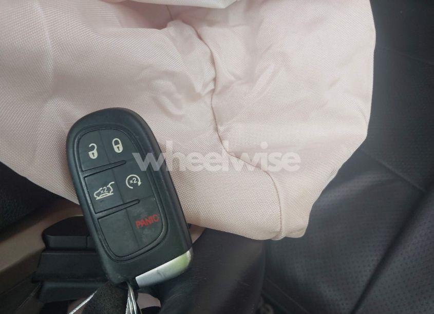 Photo 11 of 2015 Jeep Cherokee LATITUDE (VIN 1C4PJLCB5FW596576)