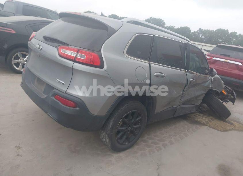 Photo 13 of 2015 Jeep Cherokee LATITUDE (VIN 1C4PJLCB5FW596576)