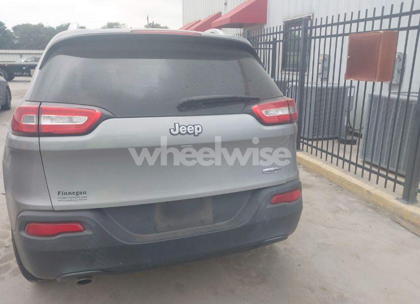 Photo 16 of 2015 Jeep Cherokee LATITUDE (VIN 1C4PJLCB5FW596576)