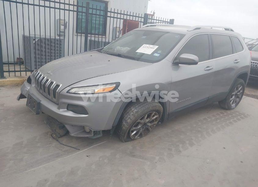 Photo 2 of 2015 Jeep Cherokee LATITUDE (VIN 1C4PJLCB5FW596576)