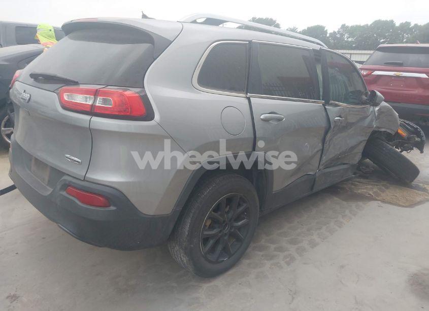 Photo 4 of 2015 Jeep Cherokee LATITUDE (VIN 1C4PJLCB5FW596576)