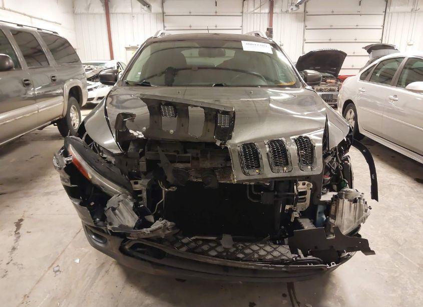 Photo 13 of 2015 Jeep Cherokee LATITUDE (VIN 1C4PJLCB5FW656145)