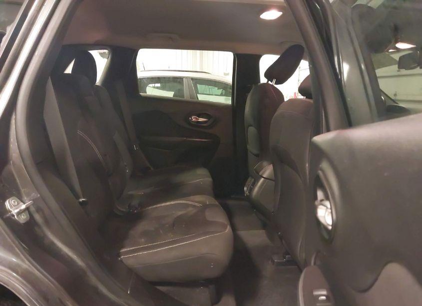 Photo 8 of 2015 Jeep Cherokee LATITUDE (VIN 1C4PJLCB5FW656145)