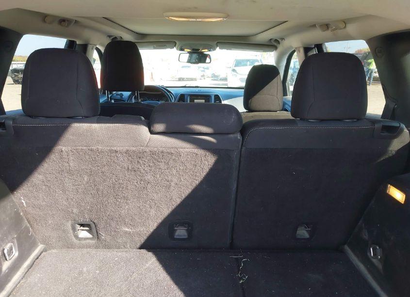 Photo 18 of 2015 Jeep Cherokee LATITUDE (VIN 1C4PJLCB5FW701956)