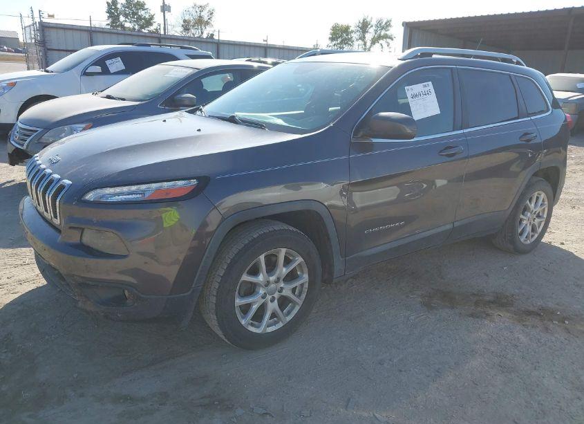 Photo 2 of 2015 Jeep Cherokee LATITUDE (VIN 1C4PJLCB5FW701956)