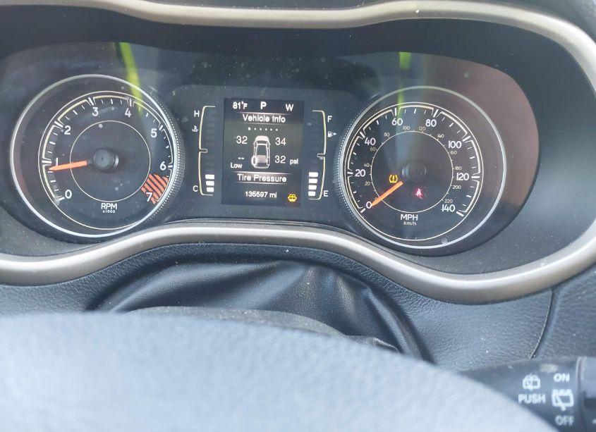 Photo 7 of 2015 Jeep Cherokee LATITUDE (VIN 1C4PJLCB5FW701956)