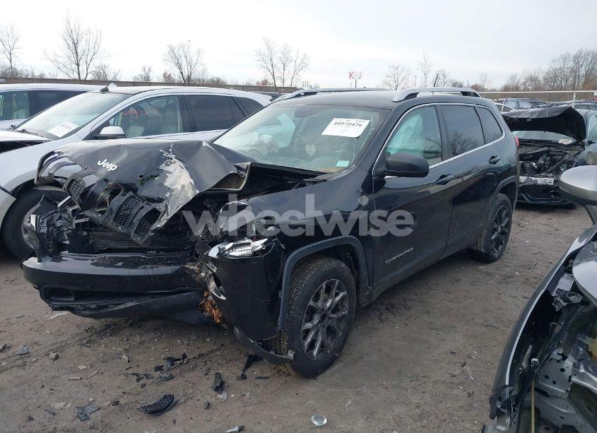 Photo 2 of 2015 Jeep Cherokee LATITUDE (VIN 1C4PJLCB5FW707384)
