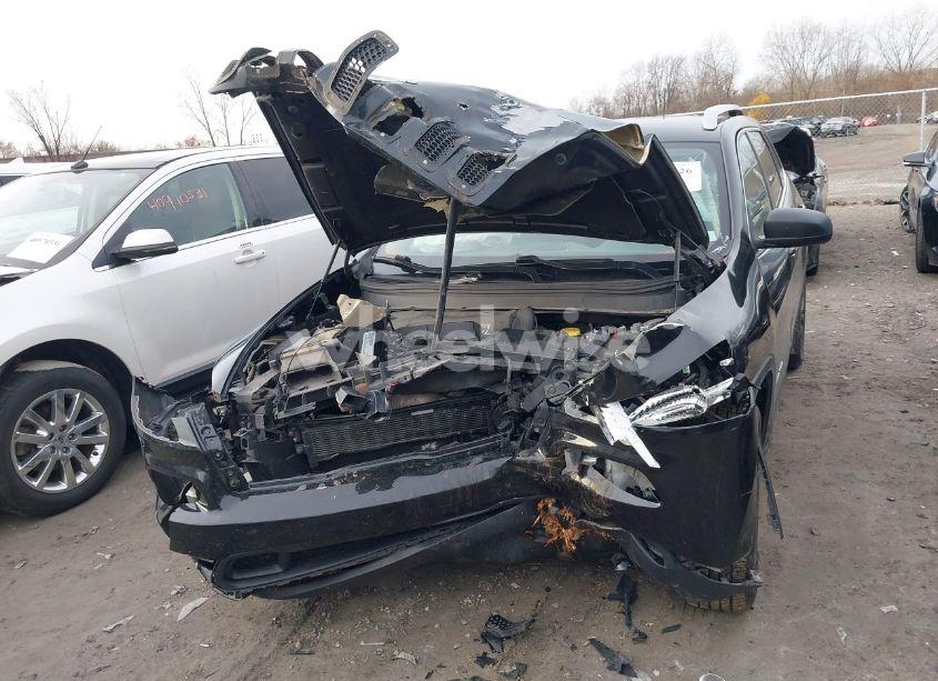 Photo 6 of 2015 Jeep Cherokee LATITUDE (VIN 1C4PJLCB5FW707384)