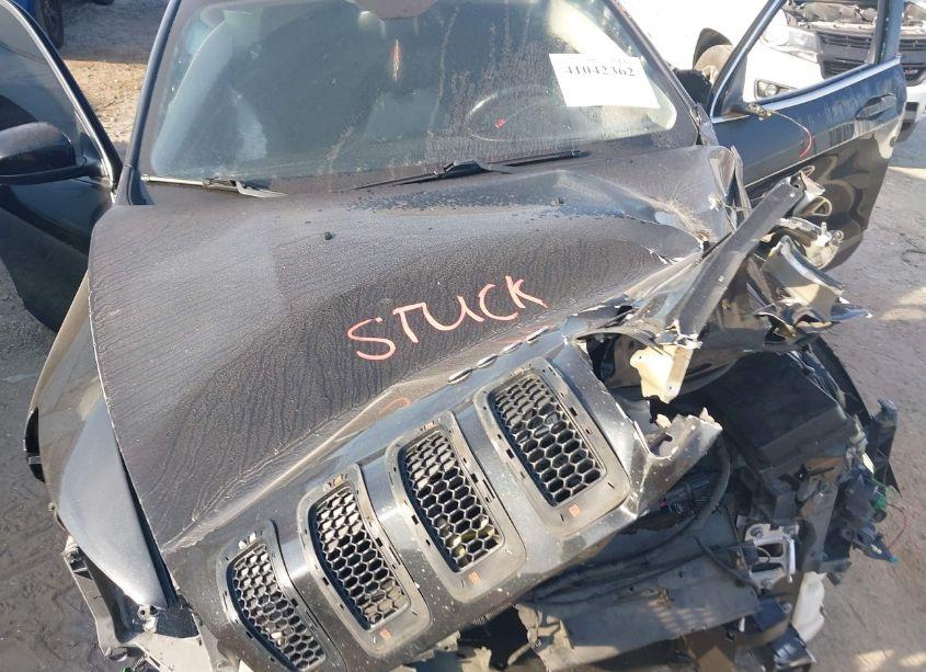 Photo 10 of 2015 Jeep Cherokee LATITUDE (VIN 1C4PJLCB5FW712133)