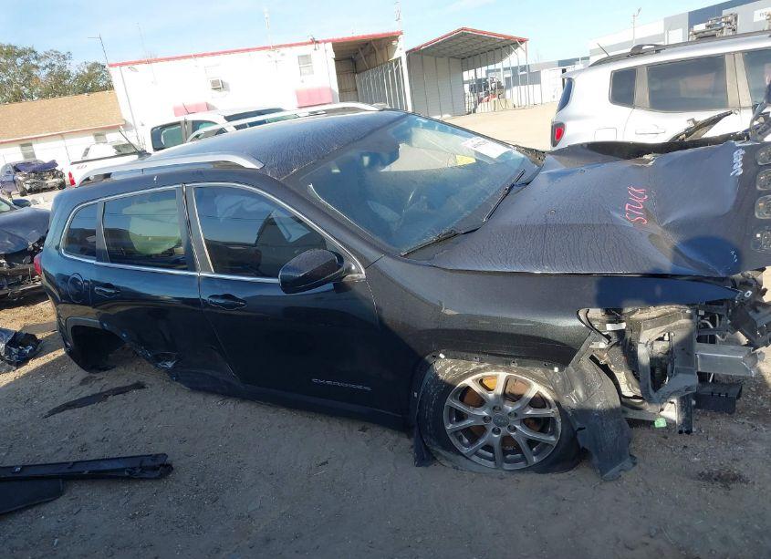 Photo 13 of 2015 Jeep Cherokee LATITUDE (VIN 1C4PJLCB5FW712133)