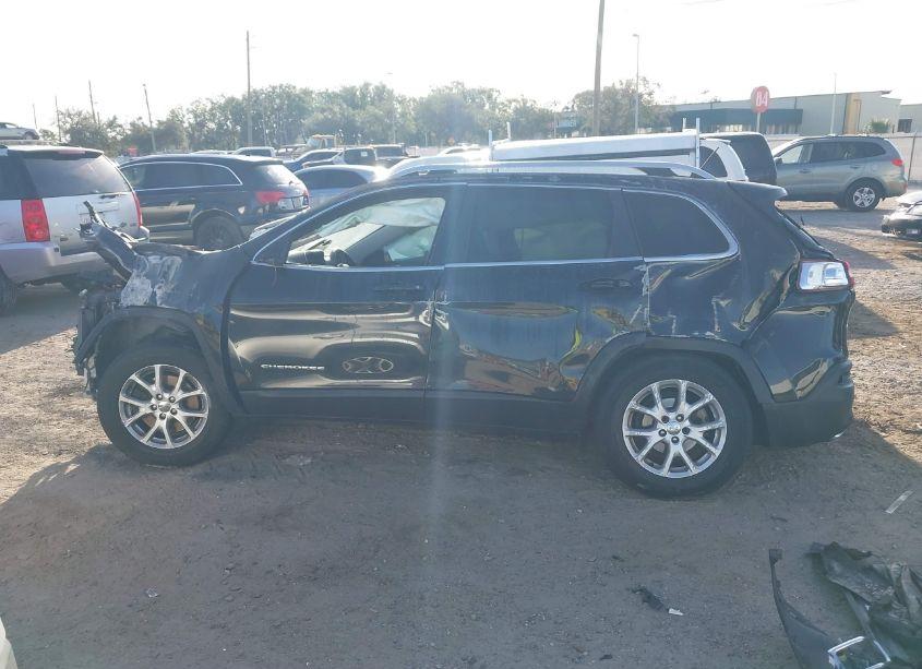 Photo 14 of 2015 Jeep Cherokee LATITUDE (VIN 1C4PJLCB5FW712133)