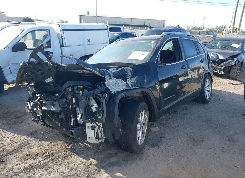 Photo 2 of 2015 Jeep Cherokee LATITUDE (VIN 1C4PJLCB5FW712133)