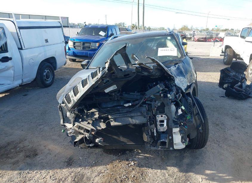 Photo 6 of 2015 Jeep Cherokee LATITUDE (VIN 1C4PJLCB5FW712133)