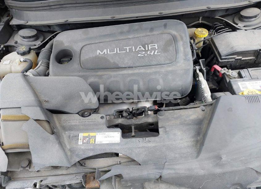 Photo 10 of 2015 Jeep Cherokee LATITUDE (VIN 1C4PJLCB5FW721589)