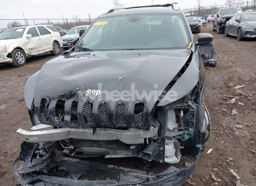 Photo 13 of 2015 Jeep Cherokee LATITUDE (VIN 1C4PJLCB5FW721589)