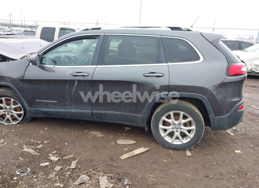 Photo 15 of 2015 Jeep Cherokee LATITUDE (VIN 1C4PJLCB5FW721589)