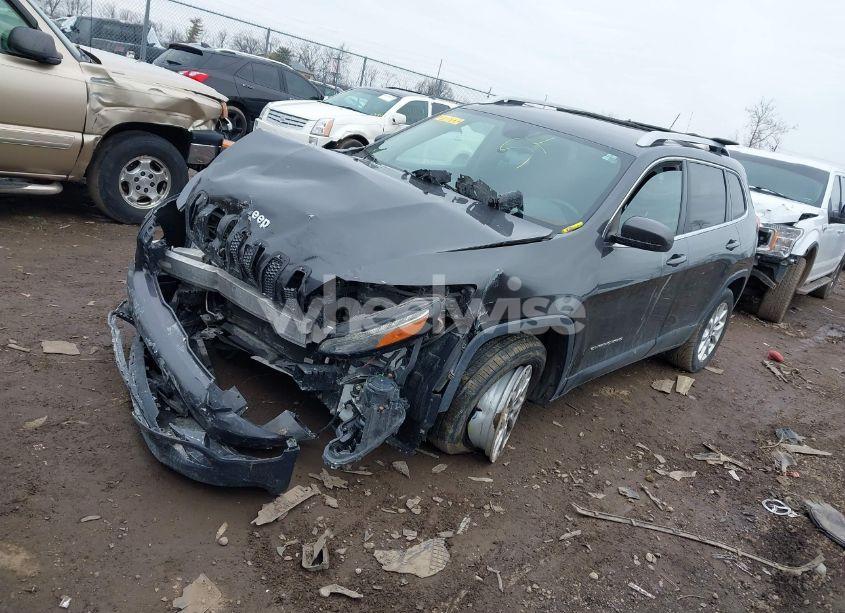 Photo 2 of 2015 Jeep Cherokee LATITUDE (VIN 1C4PJLCB5FW721589)