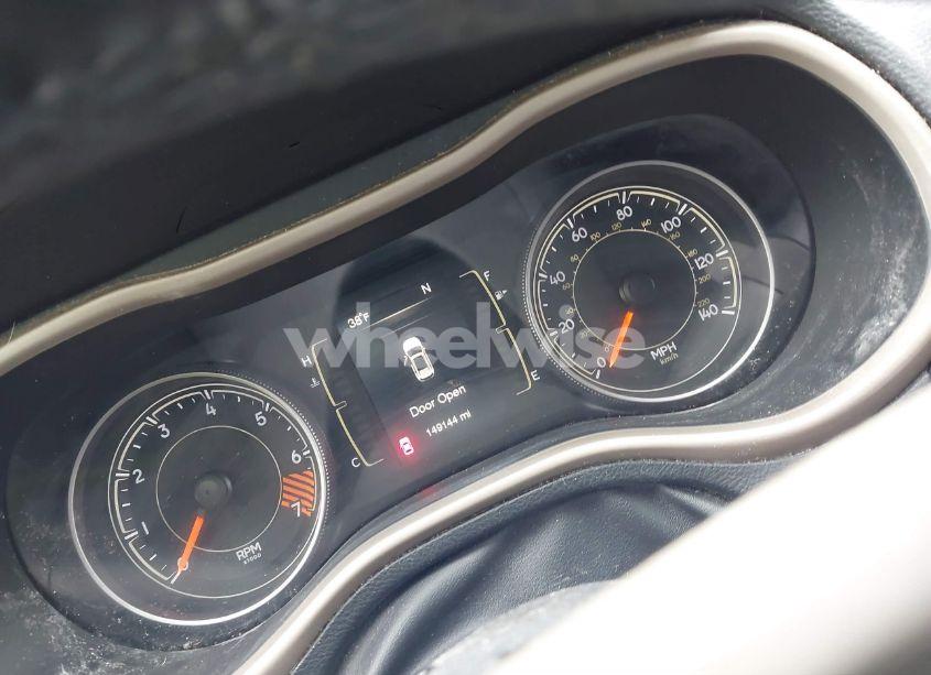 Photo 7 of 2015 Jeep Cherokee LATITUDE (VIN 1C4PJLCB5FW721589)