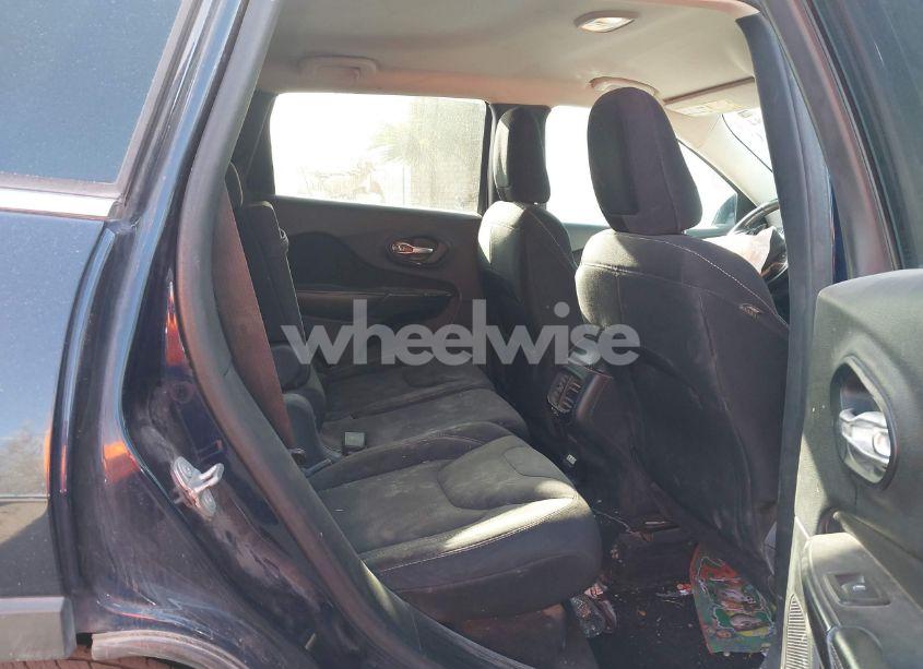 Photo 8 of 2015 Jeep Cherokee LATITUDE (VIN 1C4PJLCB5FW741616)