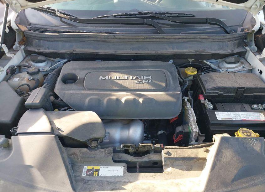 Photo 10 of 2015 Jeep Cherokee LATITUDE (VIN 1C4PJLCB5FW781730)