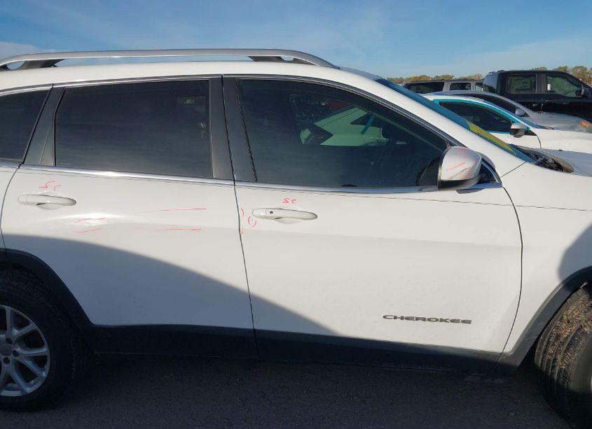 Photo 13 of 2015 Jeep Cherokee LATITUDE (VIN 1C4PJLCB5FW781730)