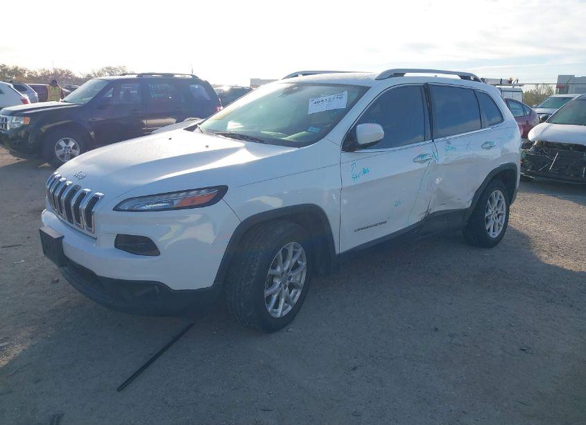 Photo 2 of 2015 Jeep Cherokee LATITUDE (VIN 1C4PJLCB5FW781730)