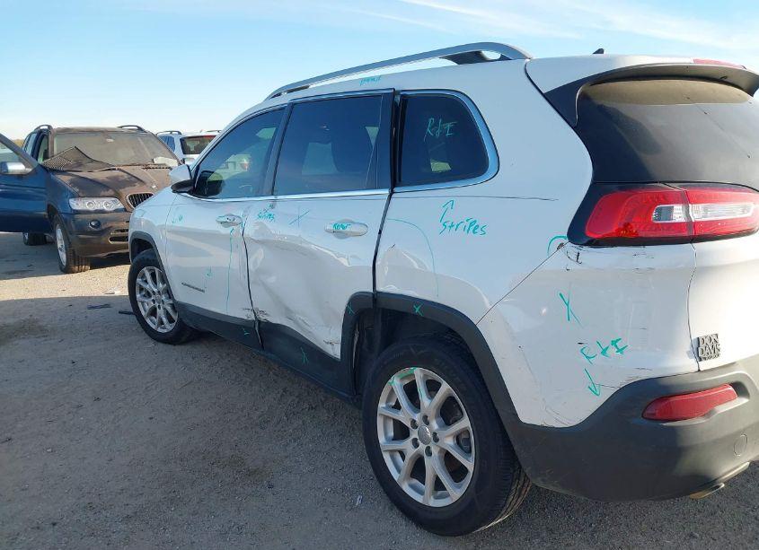 Photo 6 of 2015 Jeep Cherokee LATITUDE (VIN 1C4PJLCB5FW781730)