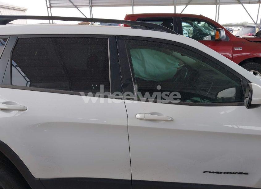 Photo 13 of 2016 Jeep Cherokee ALTITUDE (VIN 1C4PJLCB5GW207159)