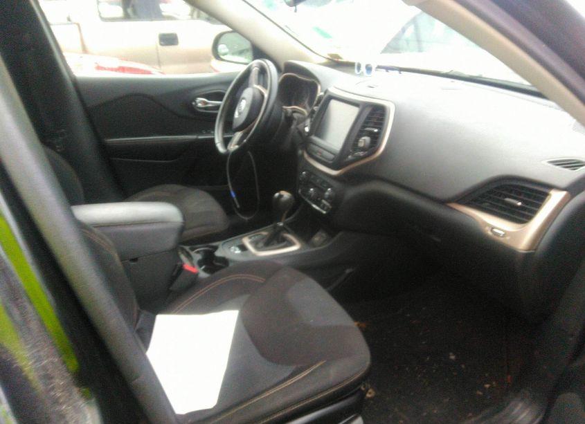 Photo 5 of 2016 Jeep Cherokee LATITUDE (VIN 1C4PJLCB5GW259987)