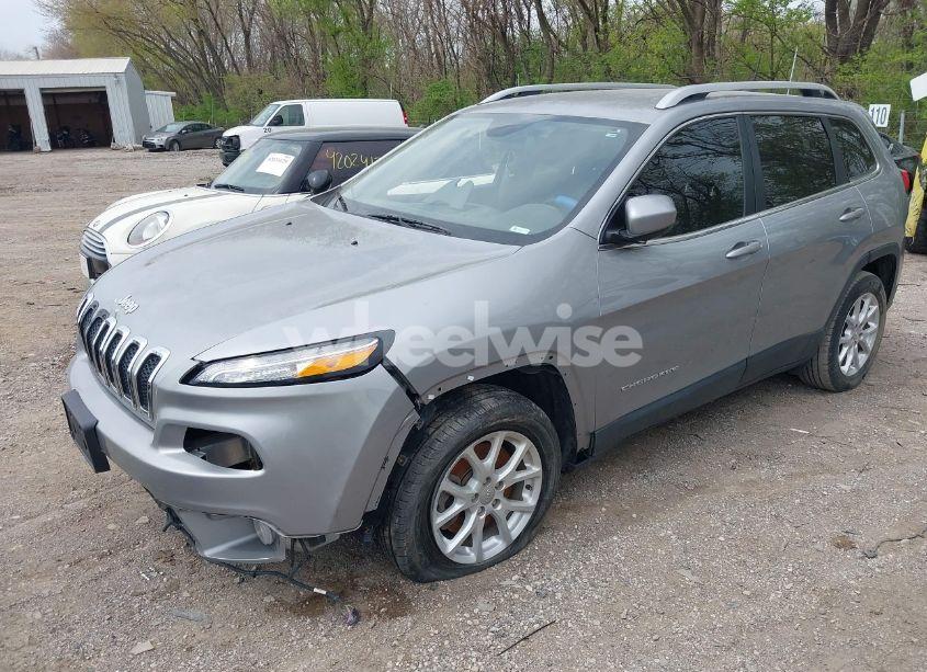Photo 2 of 2016 Jeep Cherokee LATITUDE (VIN 1C4PJLCB5GW274005)