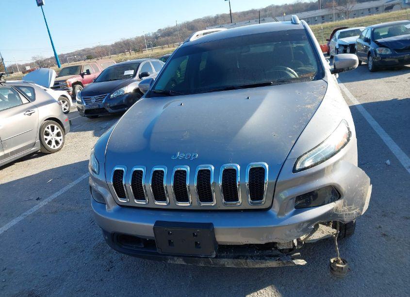 Photo 12 of 2016 Jeep Cherokee LATITUDE (VIN 1C4PJLCB5GW319752)