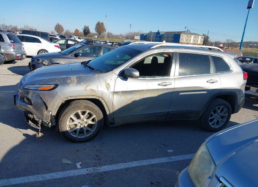 Photo 14 of 2016 Jeep Cherokee LATITUDE (VIN 1C4PJLCB5GW319752)