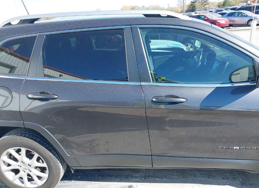 Photo 13 of 2016 Jeep Cherokee LATITUDE (VIN 1C4PJLCB5GW363556)