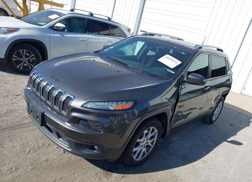 Photo 2 of 2016 Jeep Cherokee LATITUDE (VIN 1C4PJLCB5GW363556)