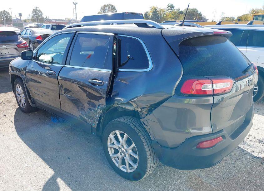 Photo 3 of 2016 Jeep Cherokee LATITUDE (VIN 1C4PJLCB5GW363556)