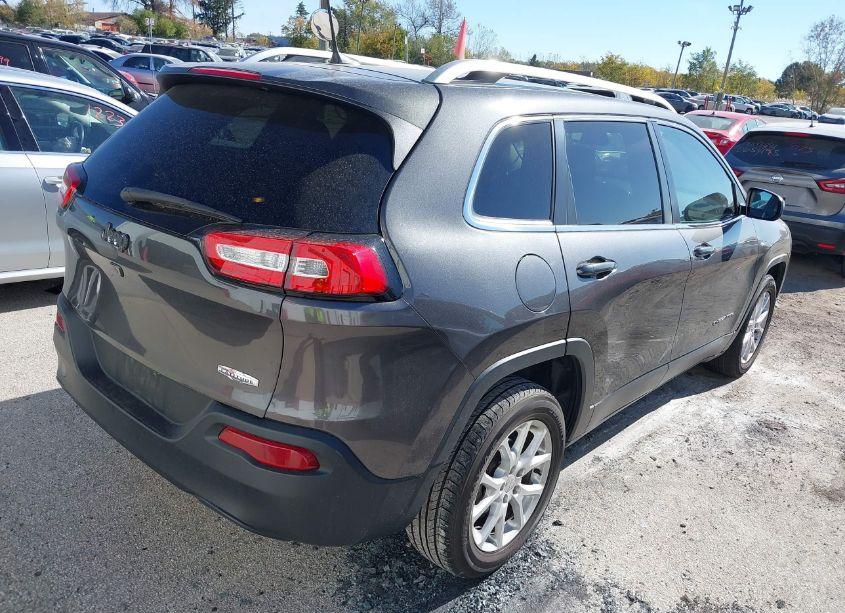 Photo 4 of 2016 Jeep Cherokee LATITUDE (VIN 1C4PJLCB5GW363556)