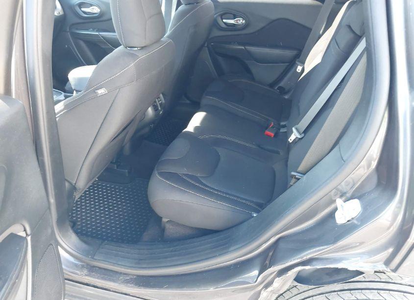 Photo 8 of 2016 Jeep Cherokee LATITUDE (VIN 1C4PJLCB5GW363556)