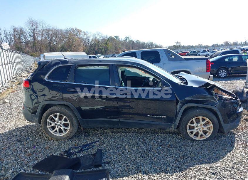 Photo 13 of 2017 Jeep Cherokee LATITUDE FWD (VIN 1C4PJLCB5HW597746)