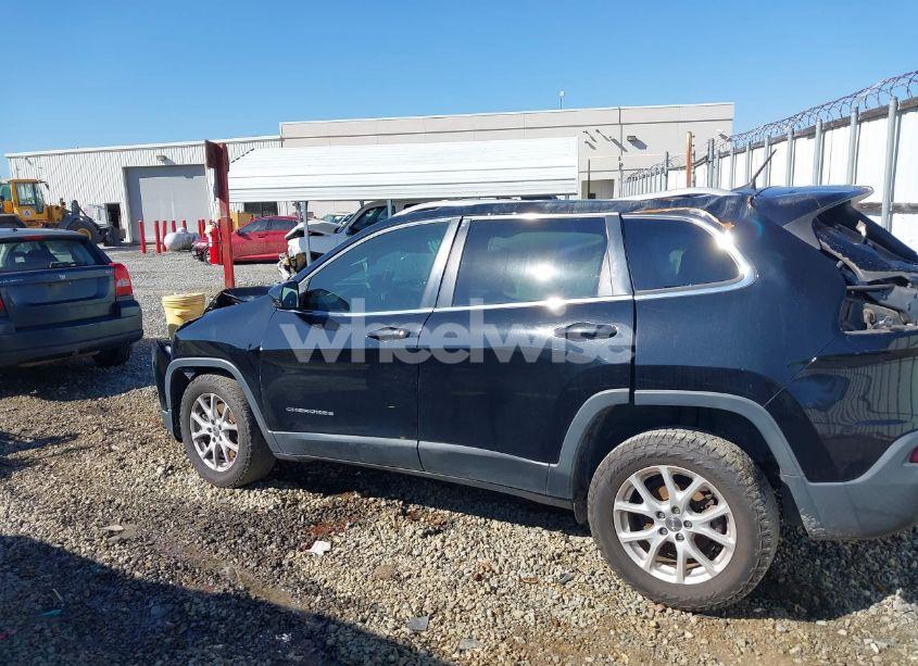 Photo 14 of 2017 Jeep Cherokee LATITUDE FWD (VIN 1C4PJLCB5HW597746)