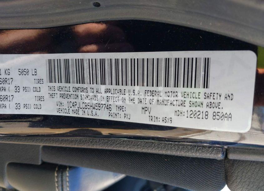 Photo 9 of 2017 Jeep Cherokee LATITUDE FWD (VIN 1C4PJLCB5HW597746)