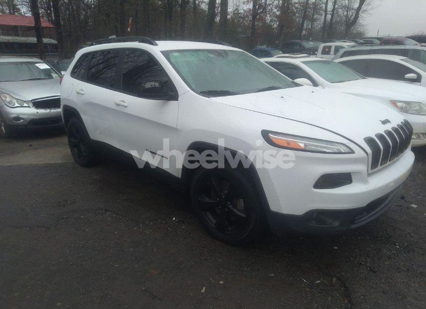 2018 Jeep Cherokee LATITUDE FWD (VIN 1C4PJLCB5JD545180) main photo