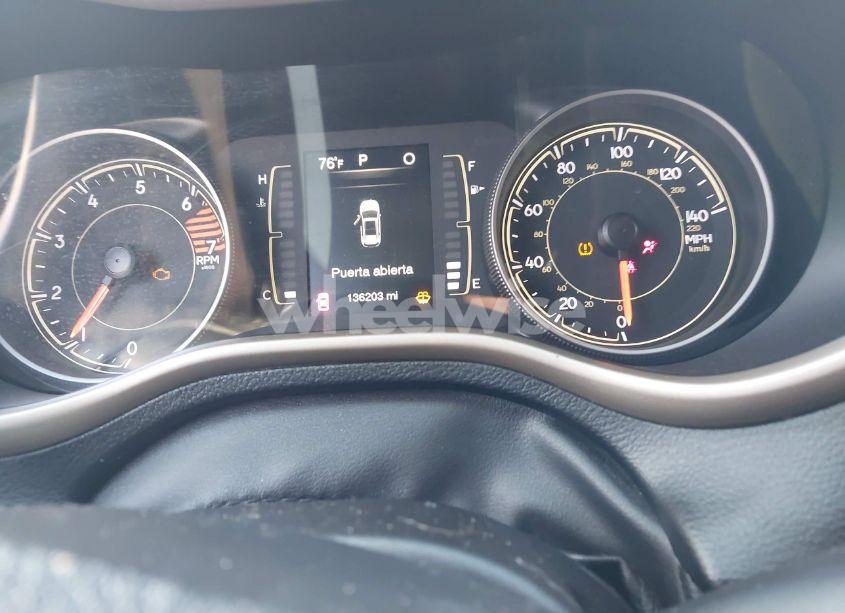 Photo 14 of 2018 Jeep Cherokee LATITUDE FWD (VIN 1C4PJLCB5JD545180)