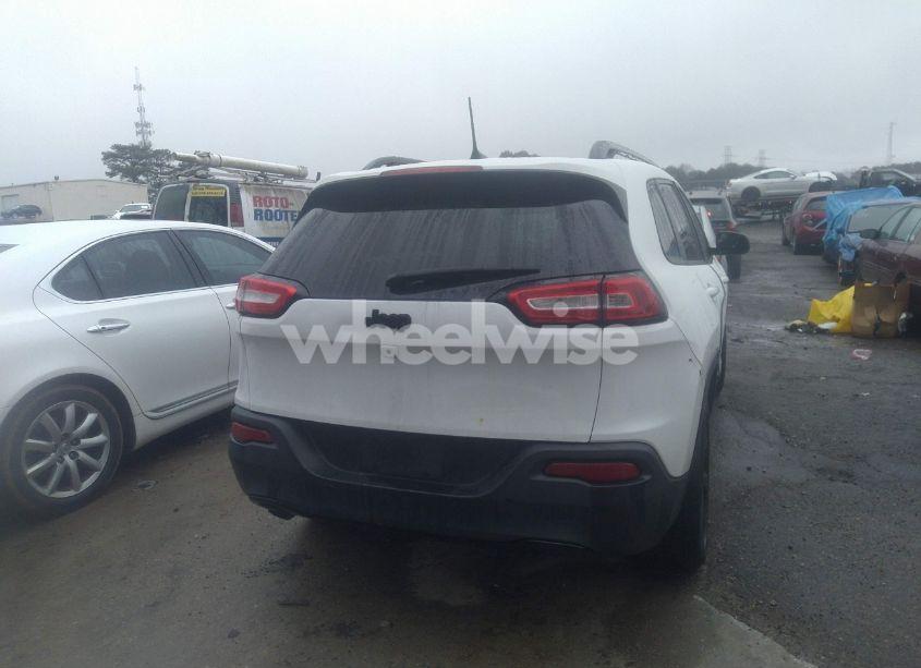 Photo 15 of 2018 Jeep Cherokee LATITUDE FWD (VIN 1C4PJLCB5JD545180)