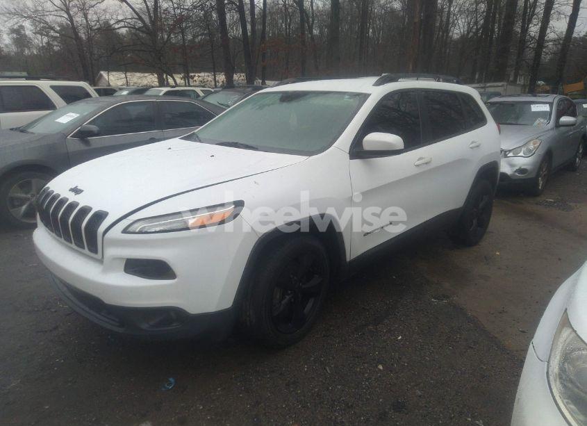 Photo 2 of 2018 Jeep Cherokee LATITUDE FWD (VIN 1C4PJLCB5JD545180)