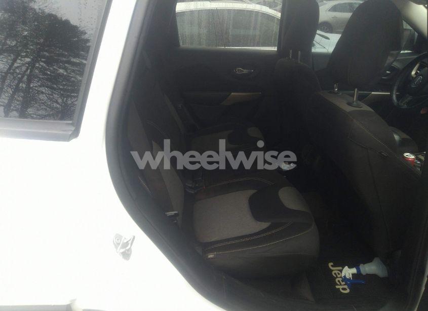 Photo 7 of 2018 Jeep Cherokee LATITUDE FWD (VIN 1C4PJLCB5JD545180)