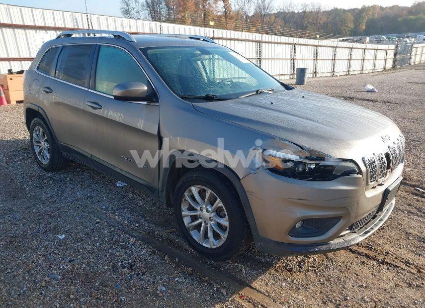 2019 Jeep Cherokee LATITUDE (VIN 1C4PJLCB5KD160381) main photo